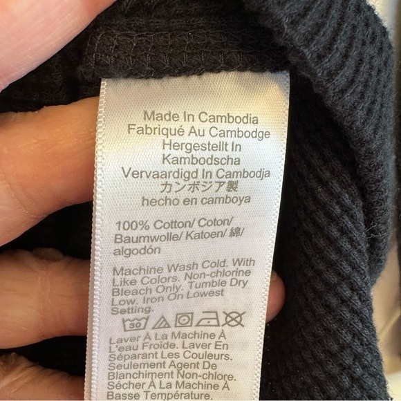 🌈 6/$60, JCrew Heavy Weight, Thermal, Base Layer Shirt, Black, Large - Picture 4 of 4